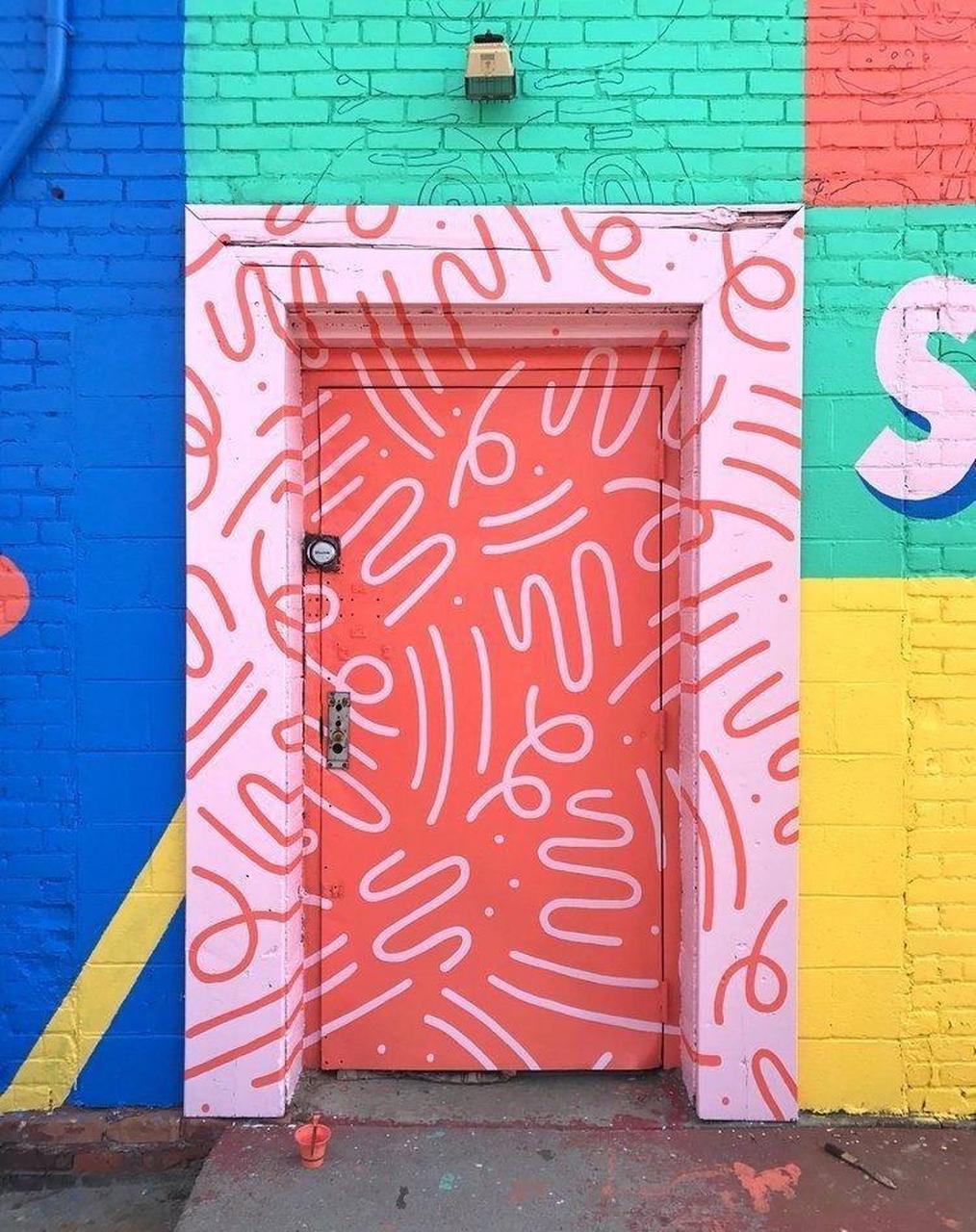 墙绘|有趣有灵魂的门 [照相机]         #且踏青且装修