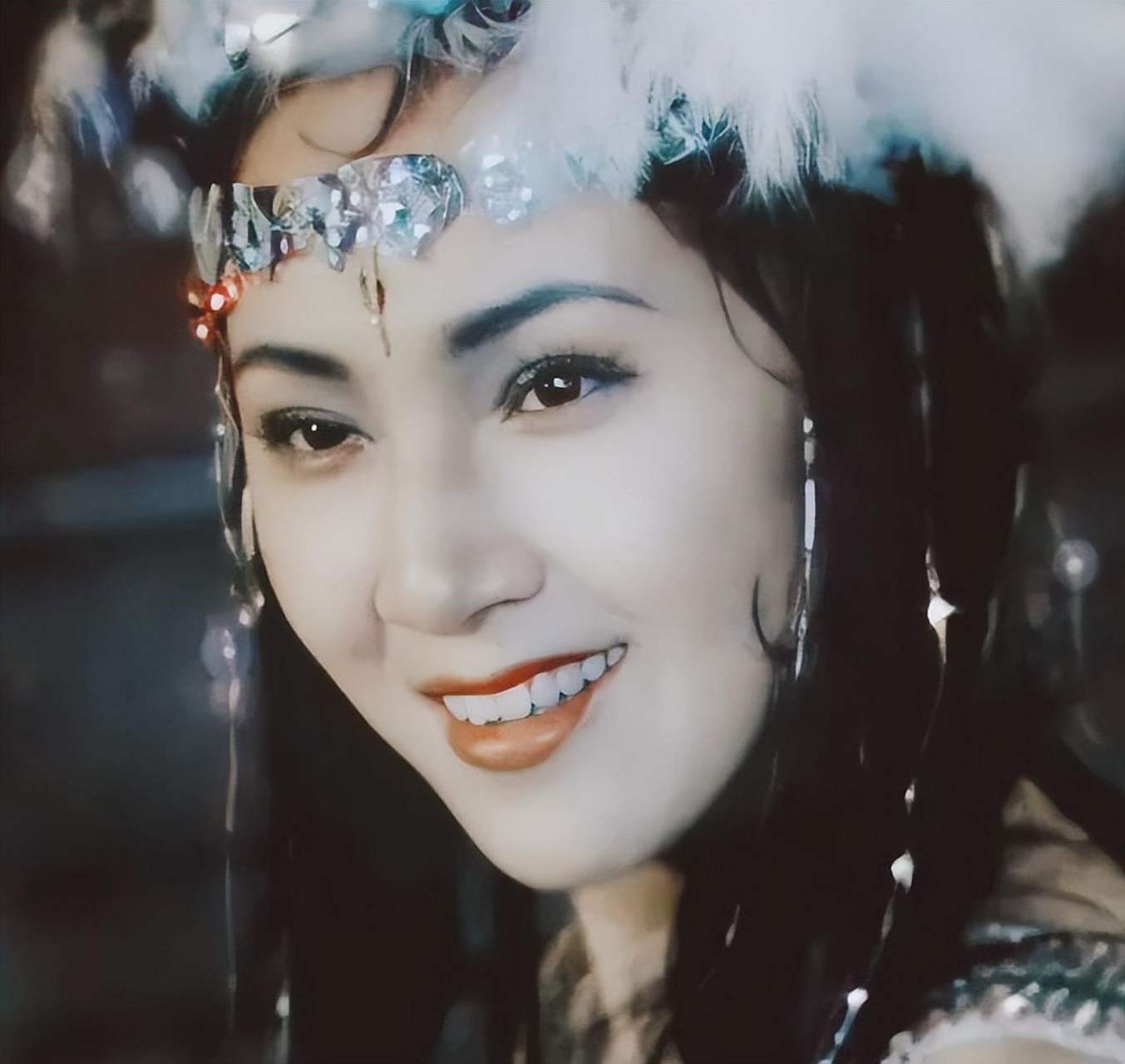 女演员,常青,扮演过西游记里的老鼠精,不得不说,导演杨洁太挑剔了,连