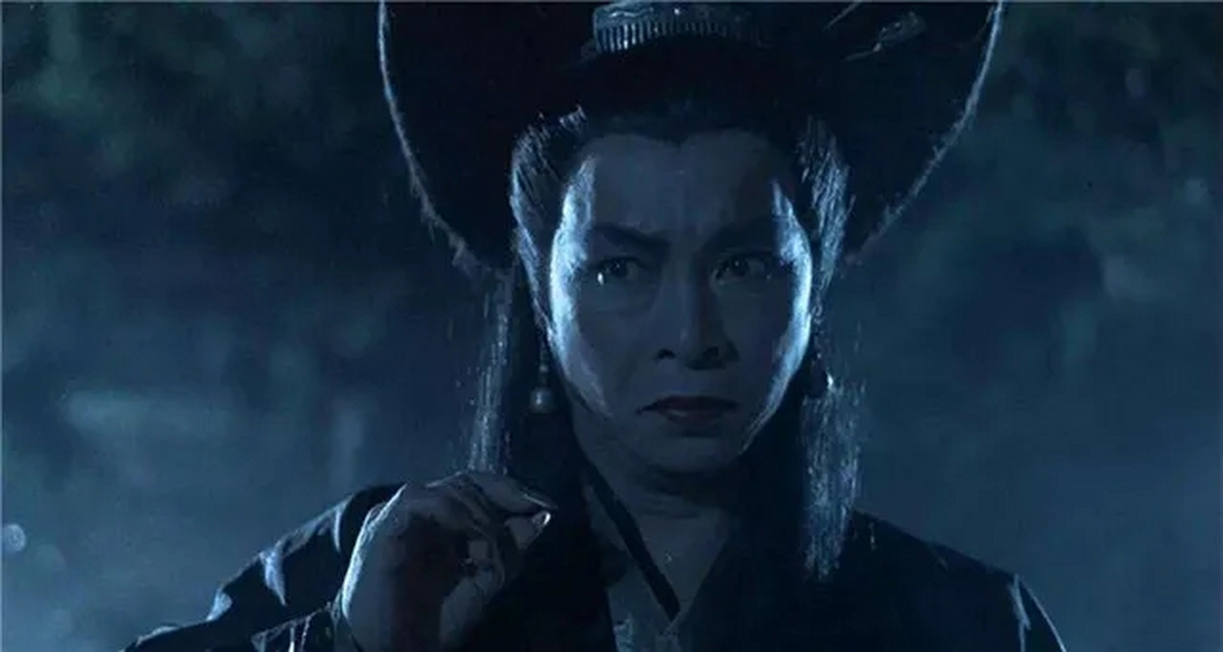 救命啊 这发型好像黑山老妖