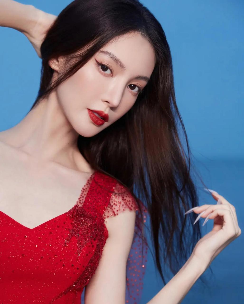 金晨,演员,模特,代表作《七种武器之孔雀翎》,《无心法师》,《隐秘而