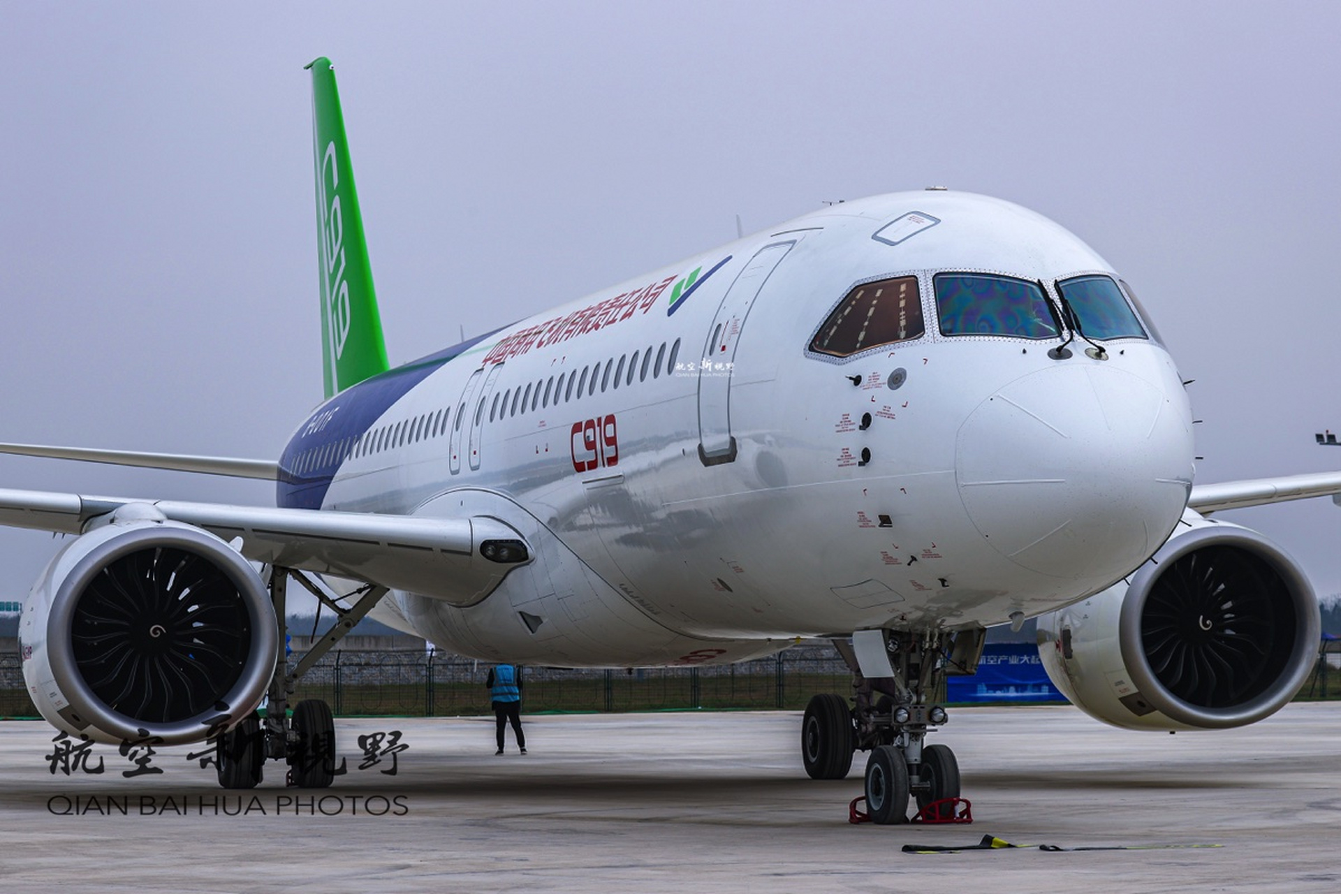 工艺精湛的c919飞机,这款大飞机是2017年5月5日首飞成功的,目前中国