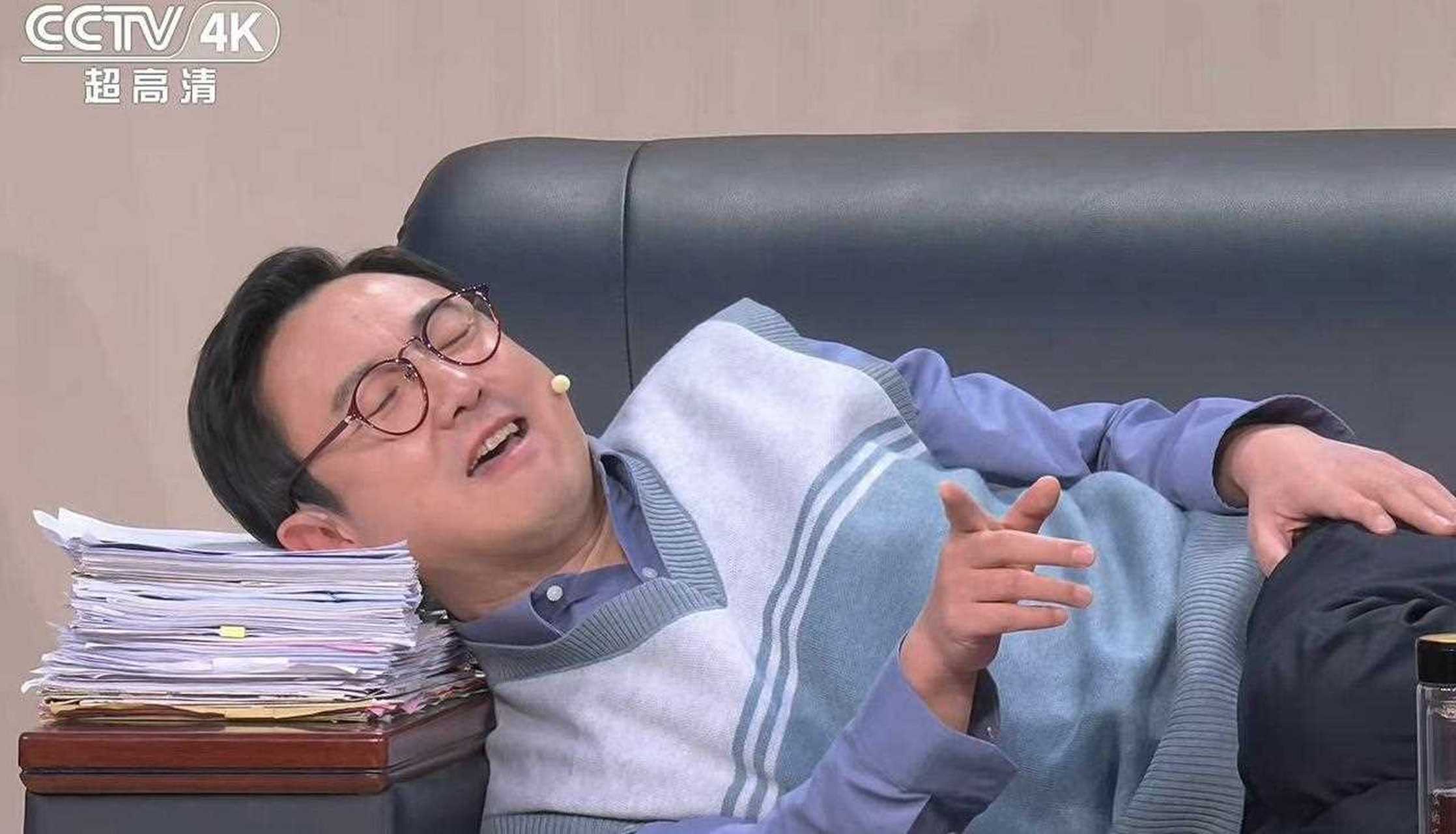 沈腾马丽春晚小品《坑》实打实包袱太好笑,小品还得看开心麻花!