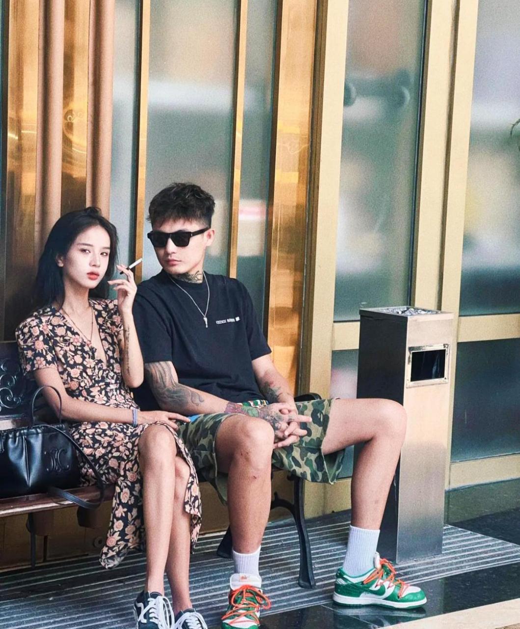 女的抽烟,男的纹身,一看就是不良青年呀[捂脸]