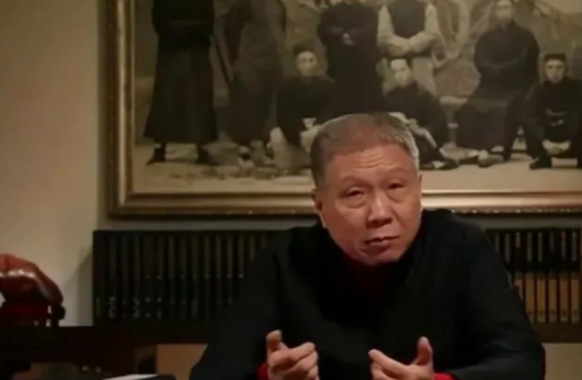 有一次,马未都的朋友张恪智来家做客,吃饭间,马未都媳妇鼓足勇气问"