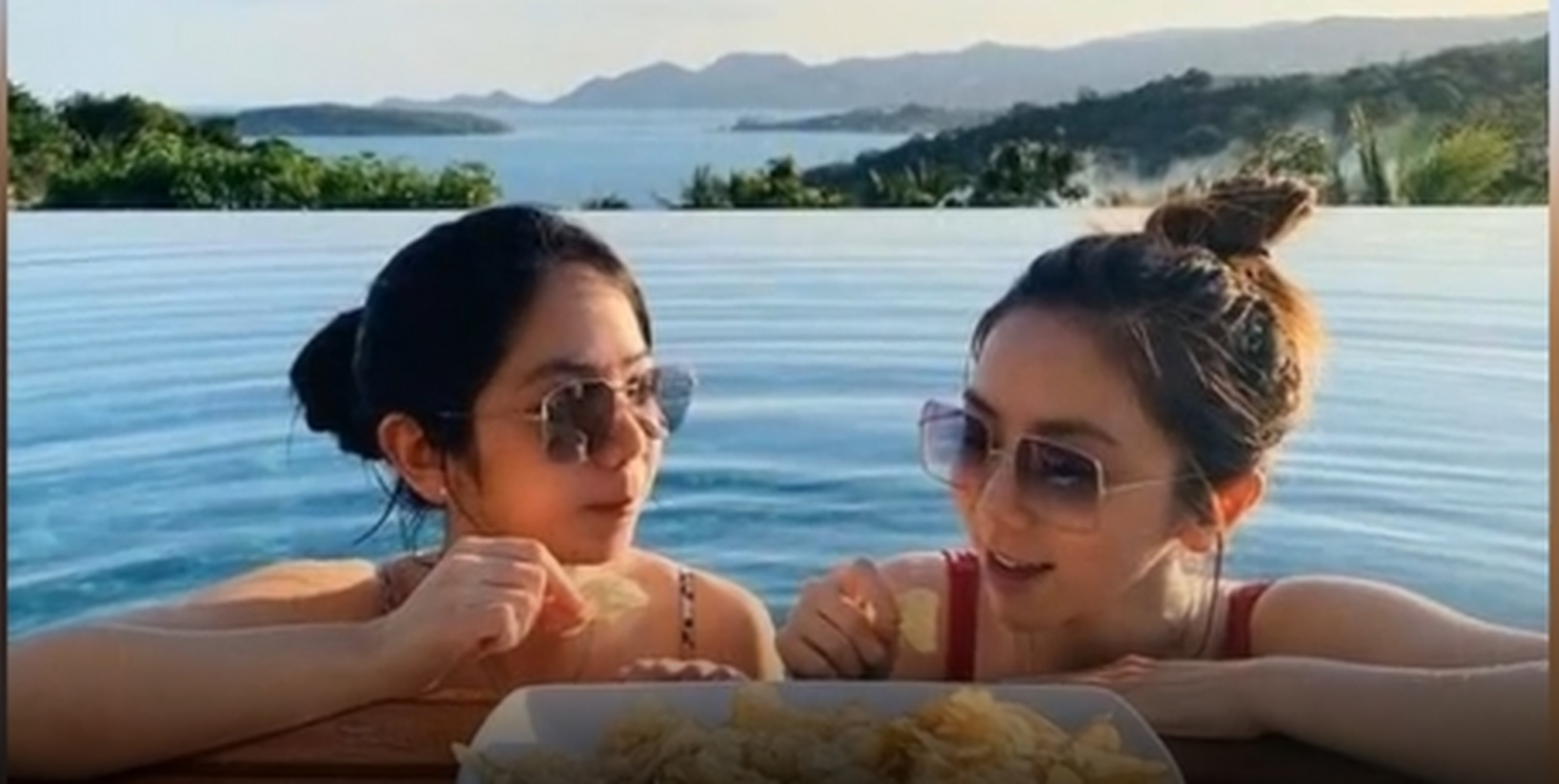 邓紫棋晒泳装照妹妹五官变形 真相曝光网友笑喷