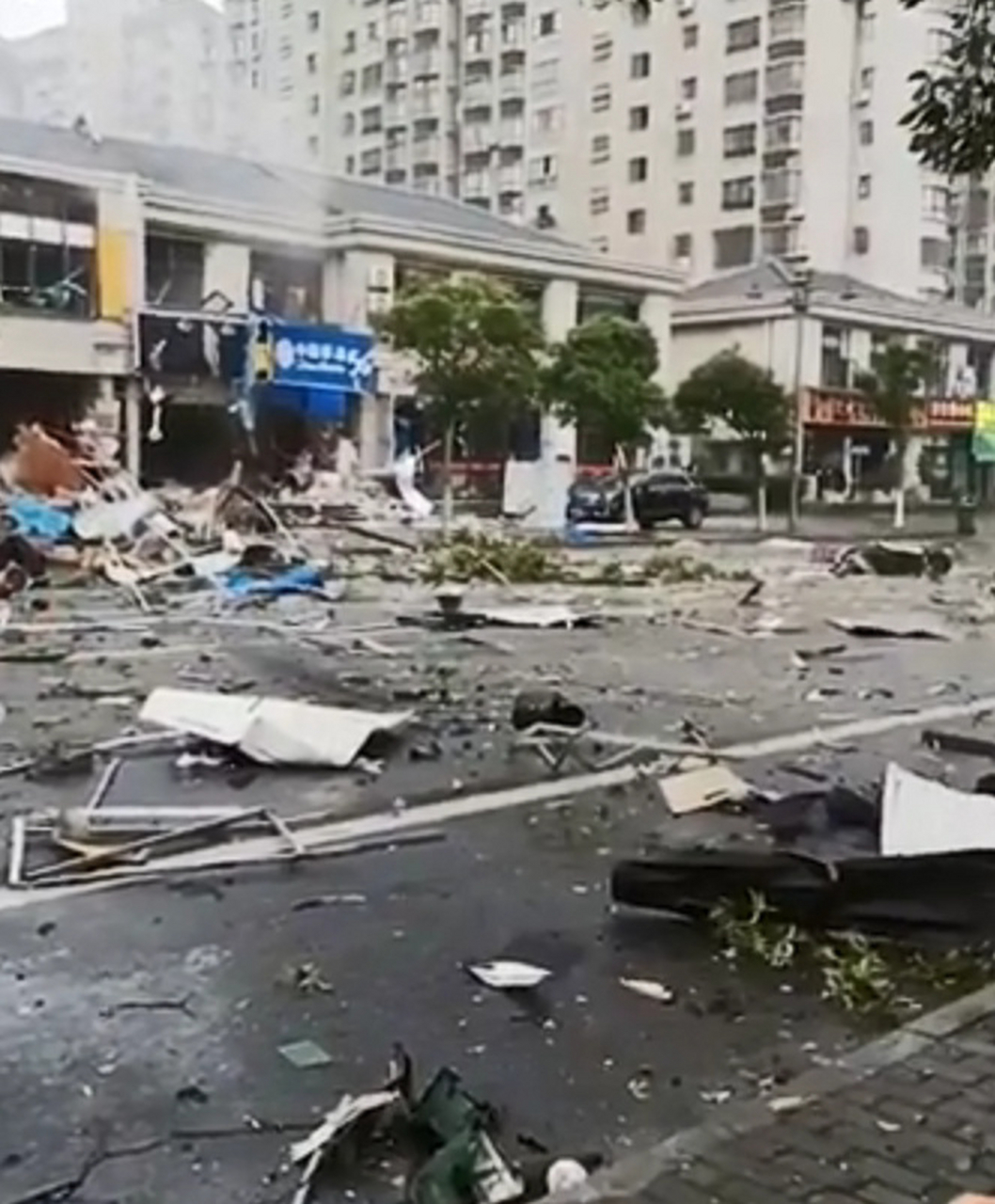 盐城市建湖县一烧烤店发生爆炸一死一伤,又是煤气罐