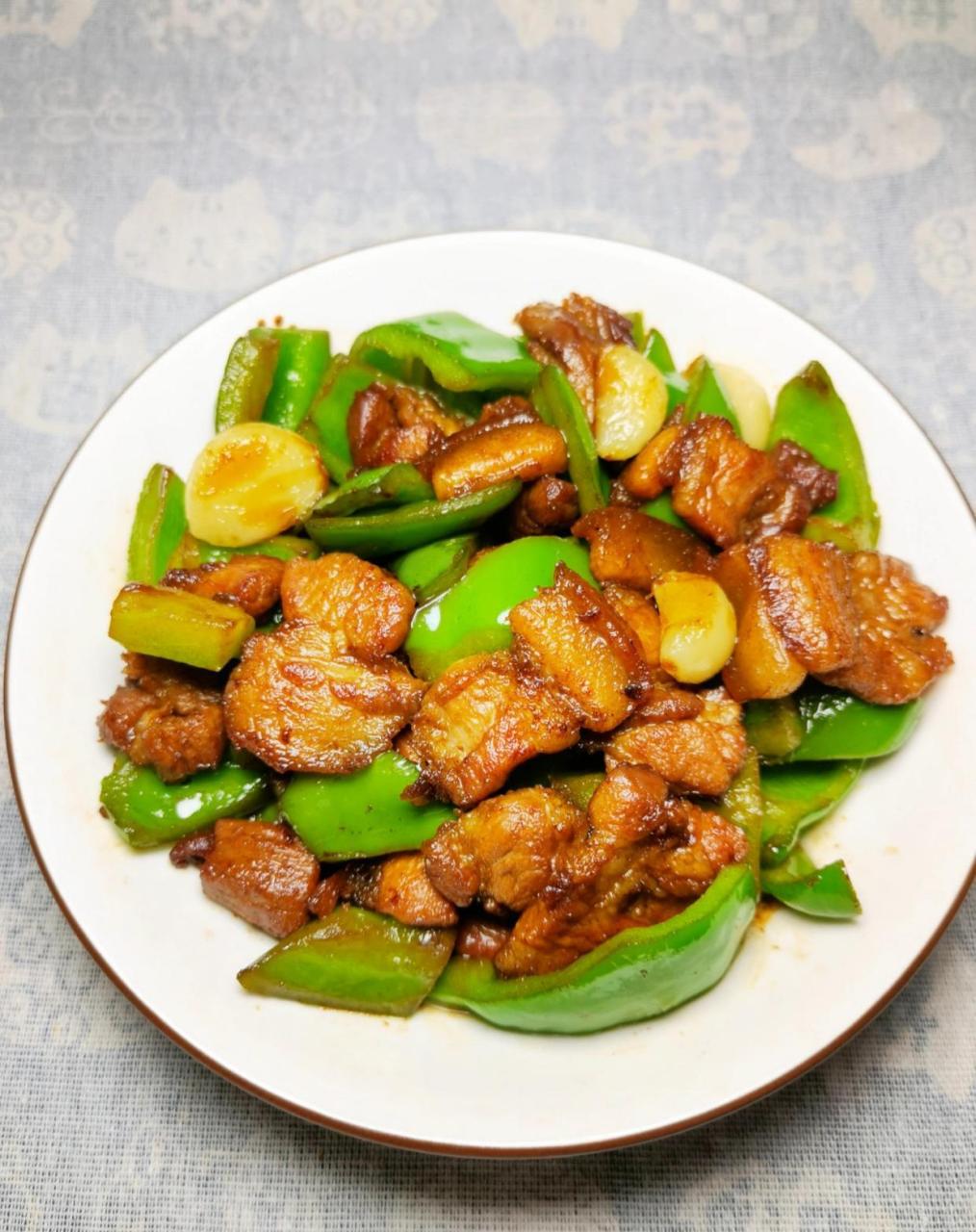 太费米饭了一天三顿吃不腻,家常做法 青椒炒肉的家常做法,好吃开胃又