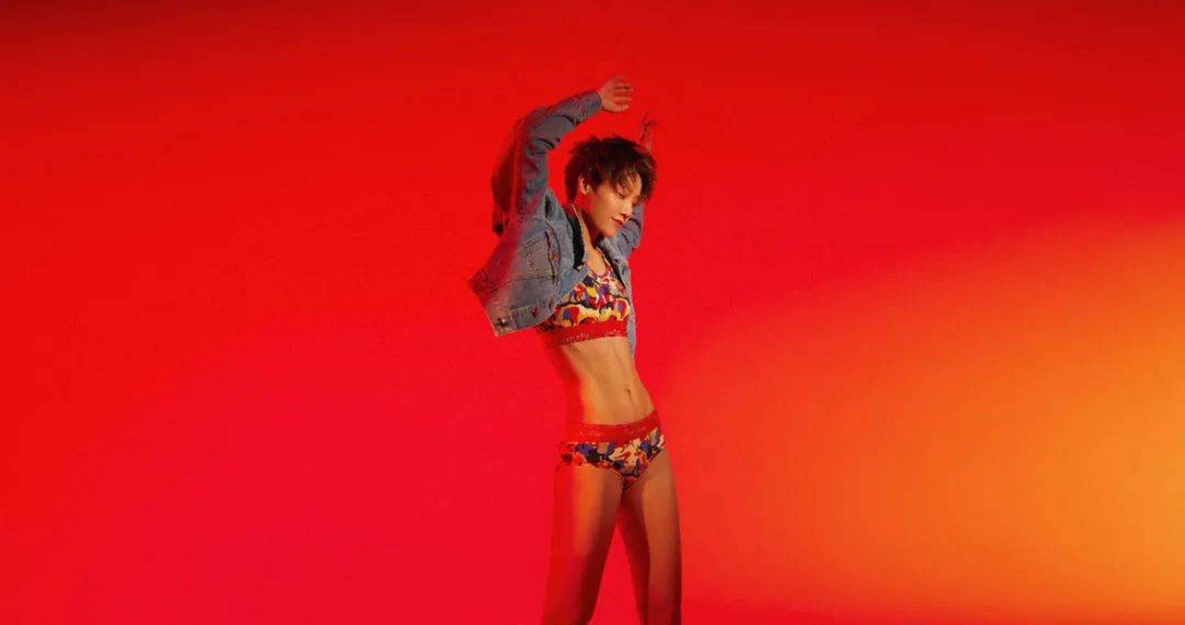 【「官宣」:刘雨昕成为ck亚洲区新代言人,开启全"昕"自我】   "别人越