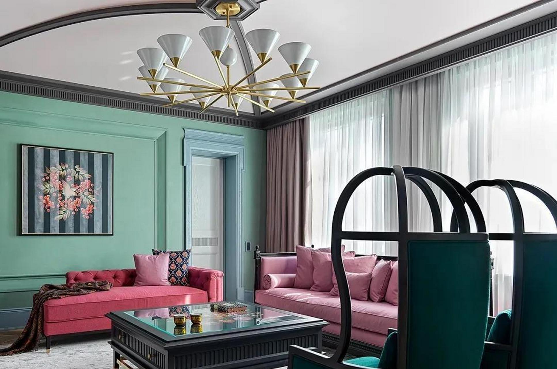 这一套绝对经典,粉色与绿色两种色调搭配在一起,冷暖对比的碰撞,深具