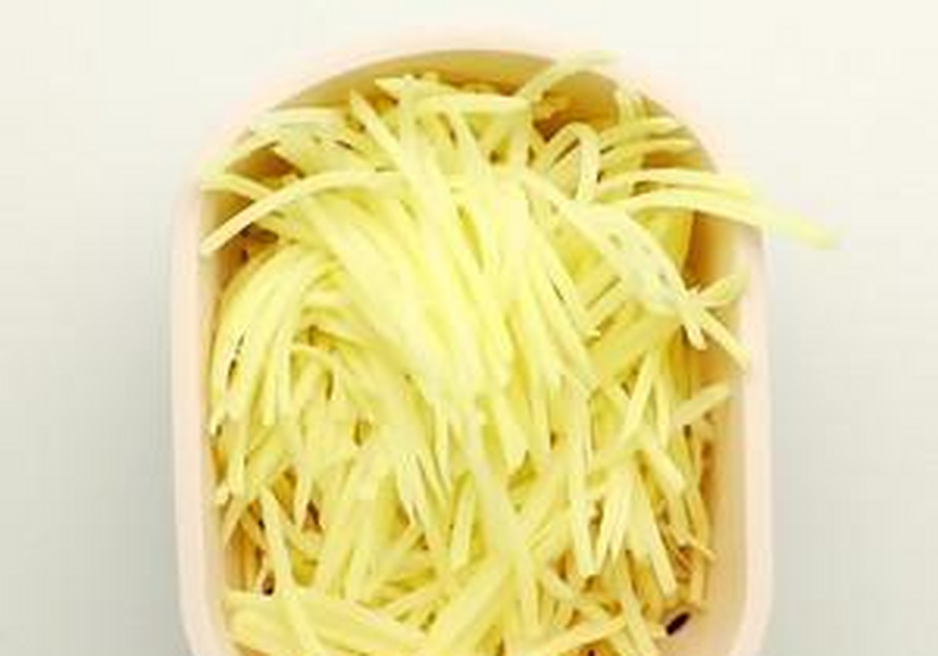 【鱼香土豆丝盖饭】[阴险] 1胡萝卜,土豆擦成丝.