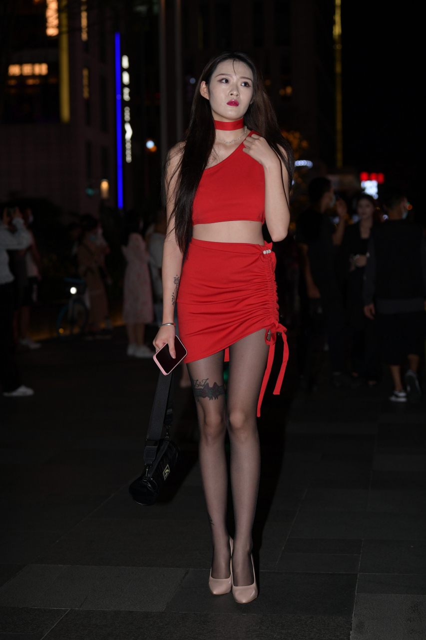 迷人女神赵一菲夜晚街头写真高清合集