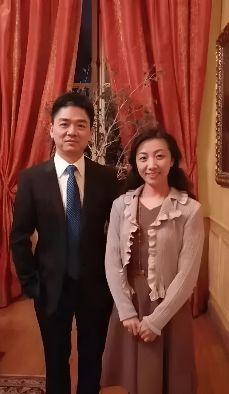 然而,龚小京的父母并没有支持他们的事业,最终导致两人未能走到一起!