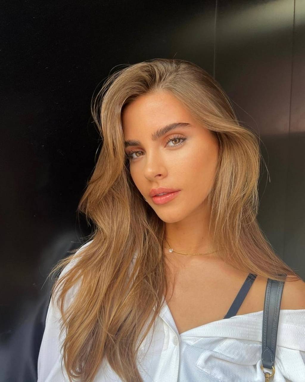 布里奇特,这位出生于1997年的年轻模特,来自美国的加州.