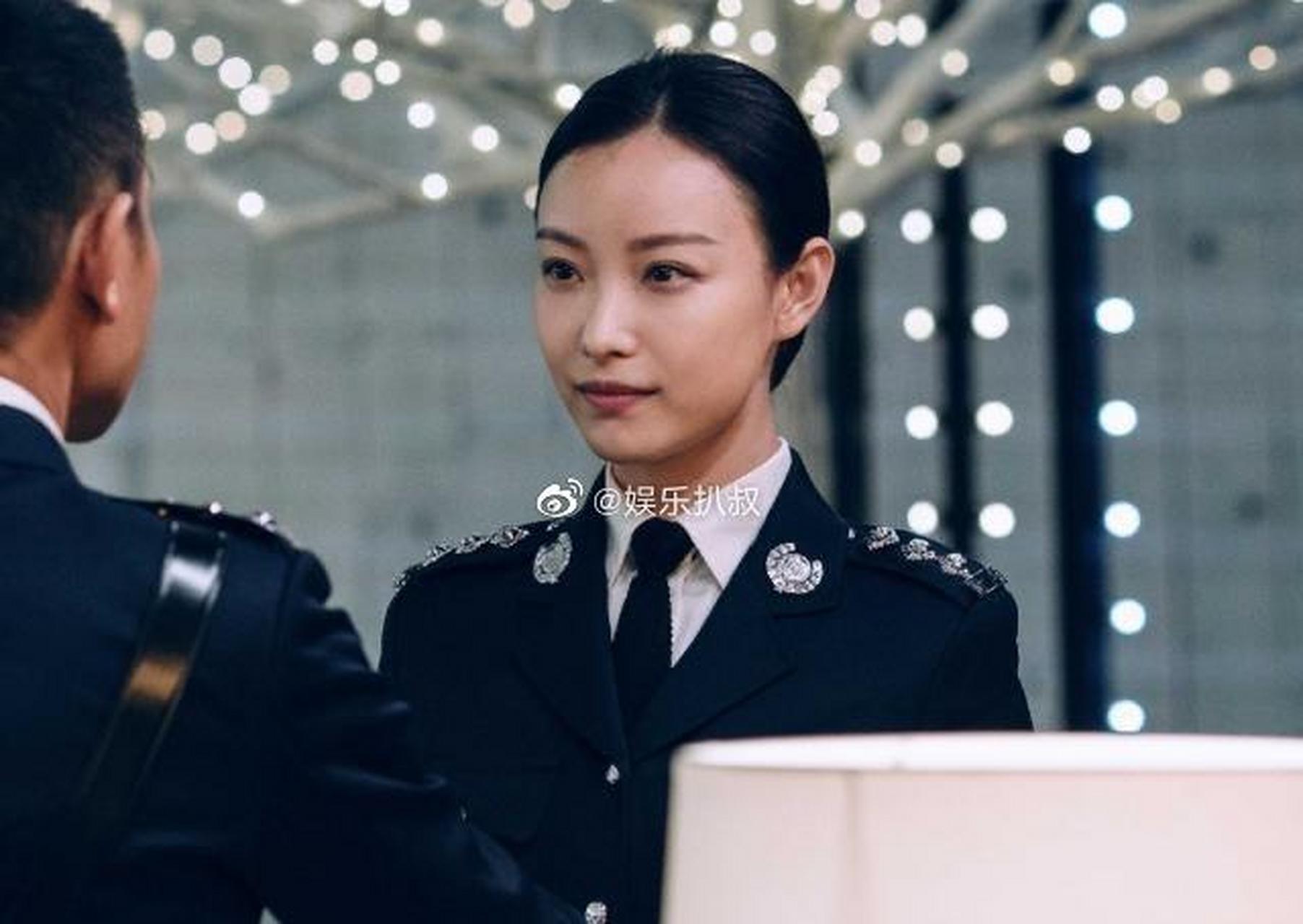 gif创作人# 《拆弹专家2》6天破4.79亿!