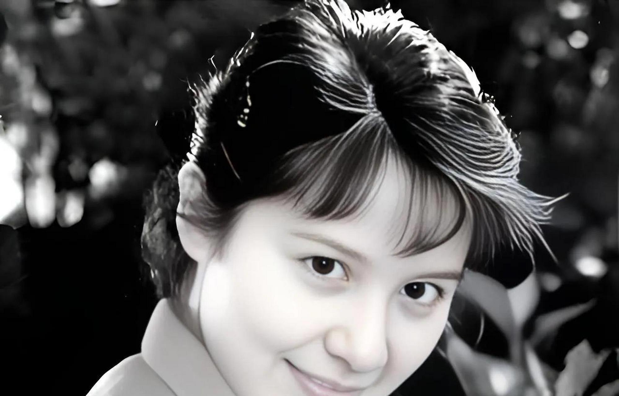 1992年,出演"刘三姐"的主角明星程春莲,以身体交易103次,获得经济利益