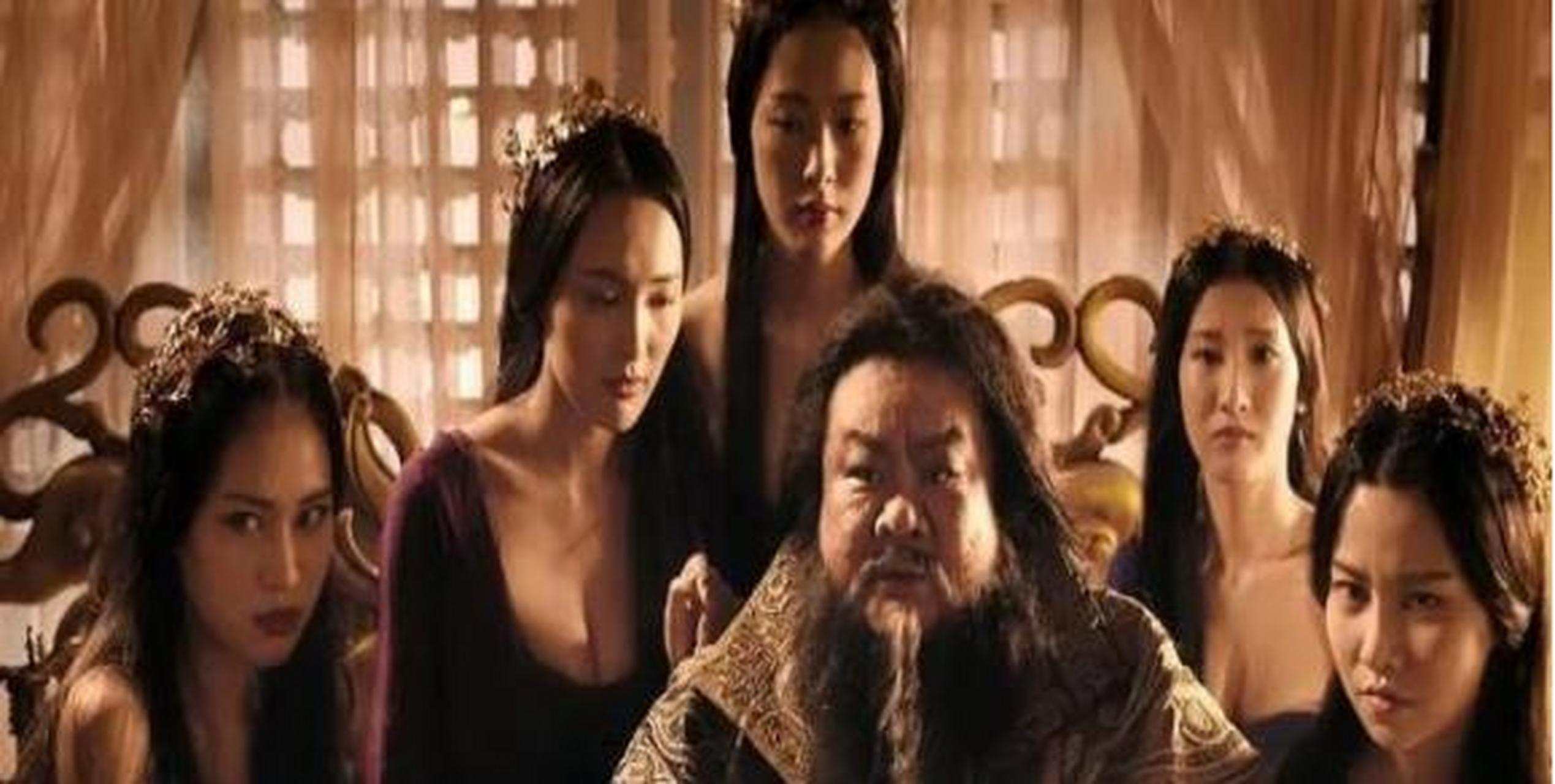 公元189年,董卓进京后,一起遭殃的,就是后宫嫔妃.