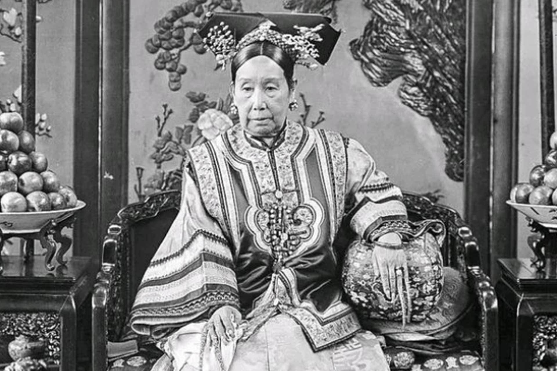 1869年,太监安德海被杀,慈禧怒喝:"敢动我的人,活腻了吗?