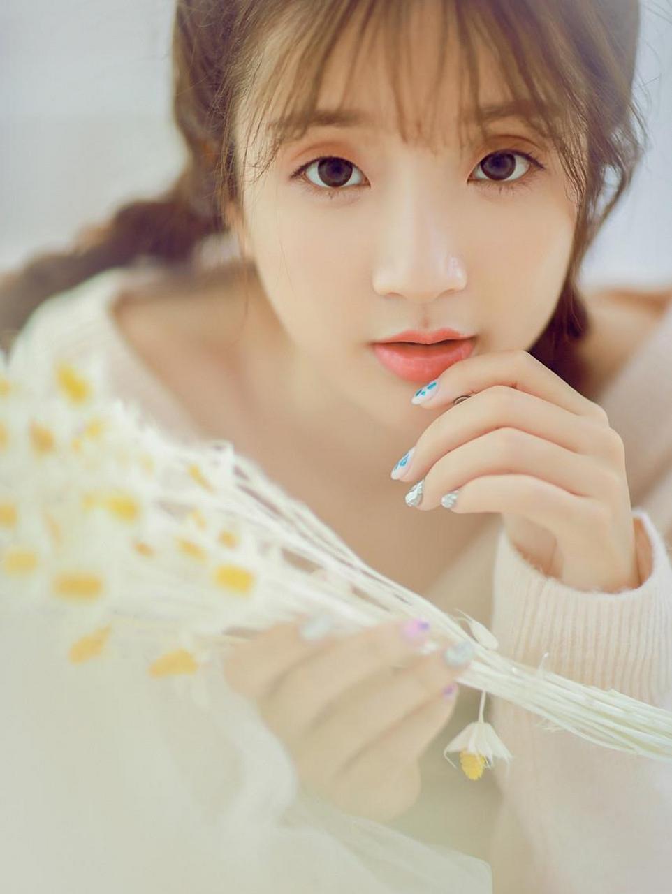 治愈系甜美清纯单眼皮女神