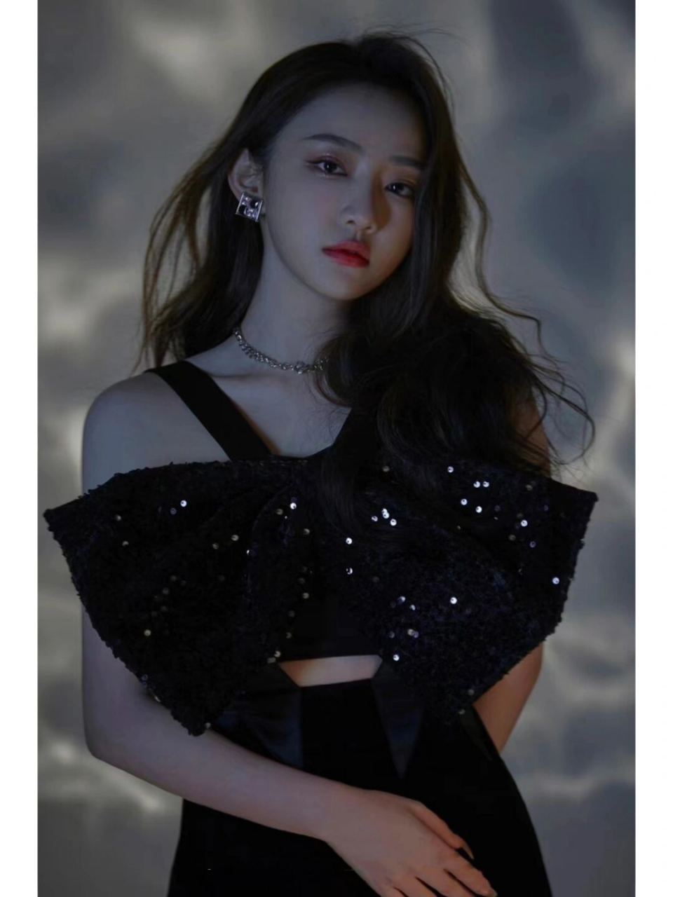 花仙子吴佳怡的梦幻写真  为佳怡拍摄主打反差萌,6哥作为coolgirl也