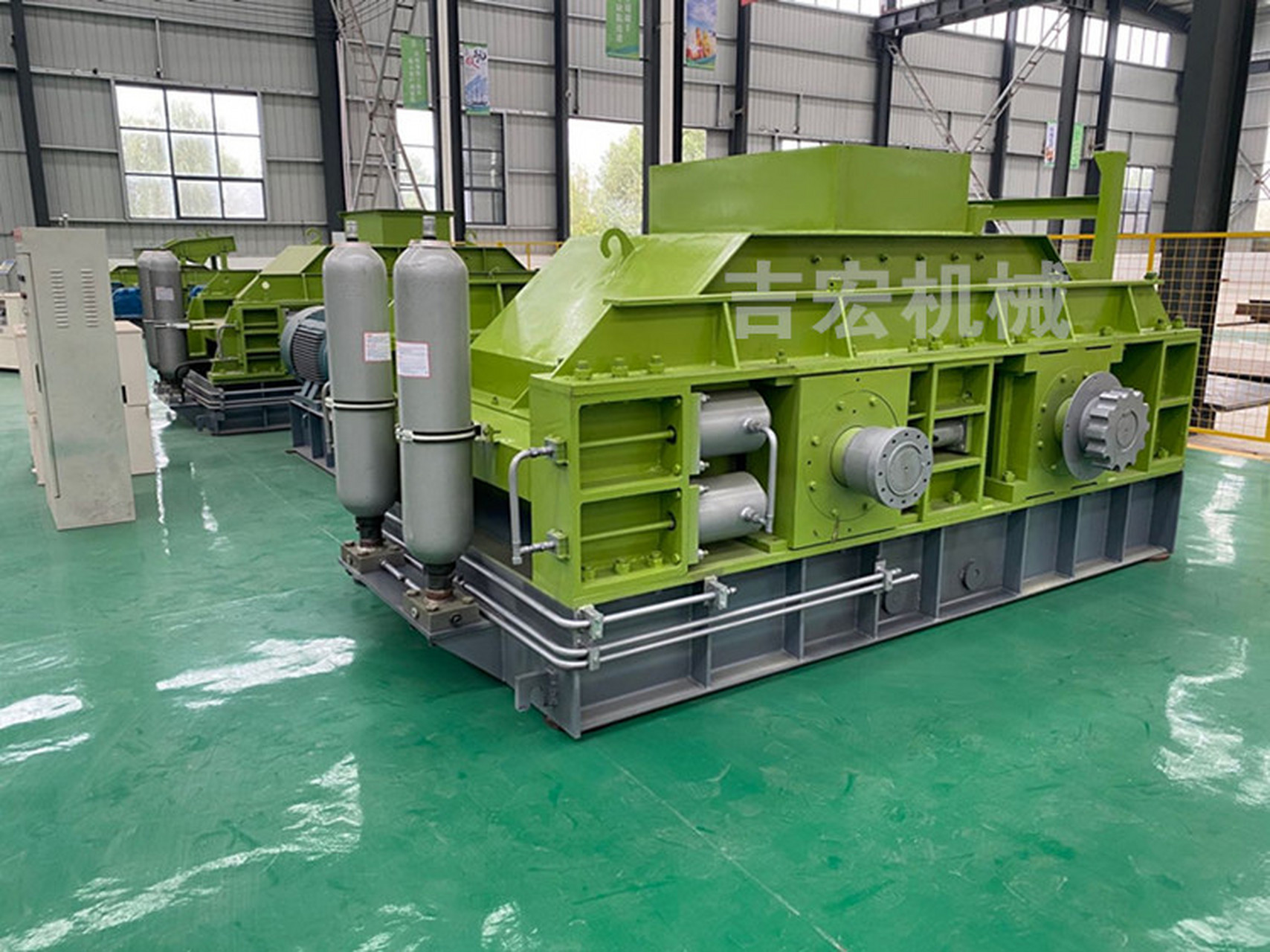 吉宏对辊制砂机#  13大型对辊制砂机是怎样工作的,大型对辊制砂机