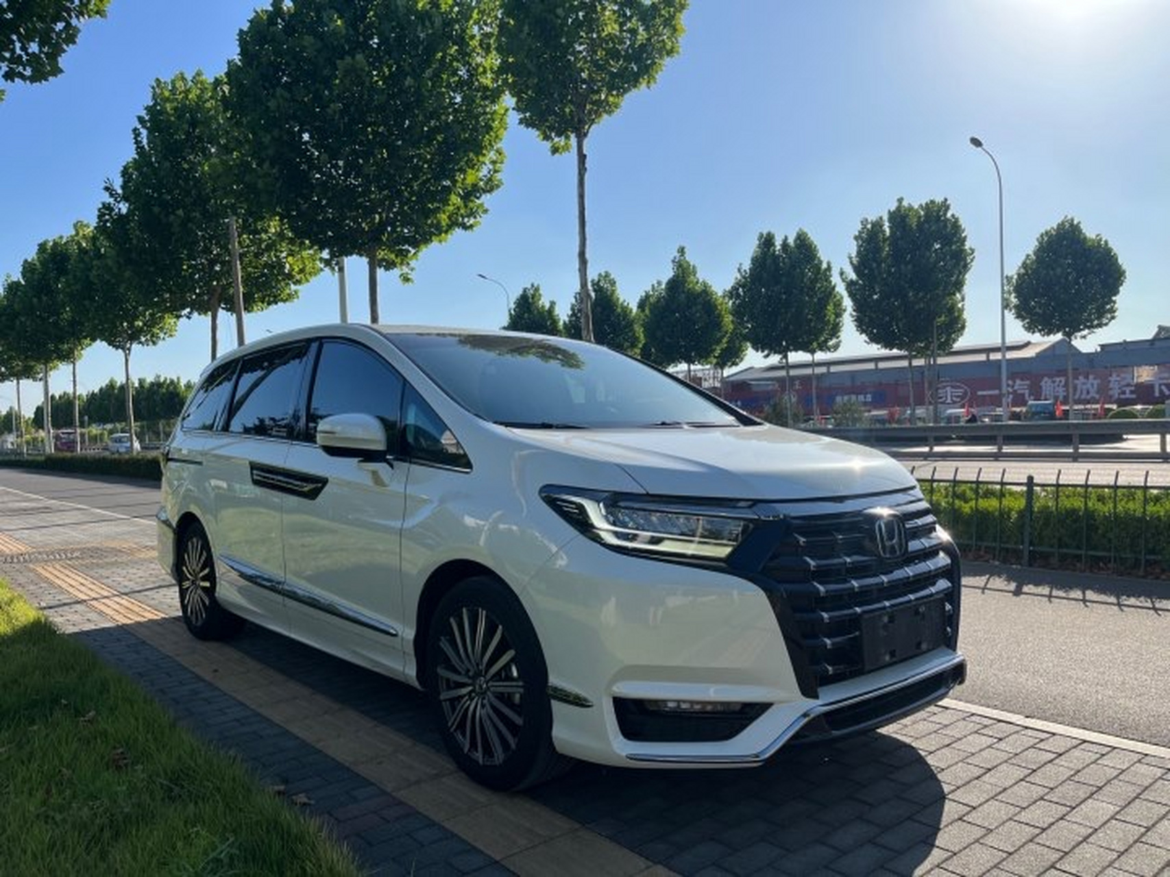 车友去年2月提了辆本田艾力绅 2022款 2.0l e:hev 豪华版,落地价30.