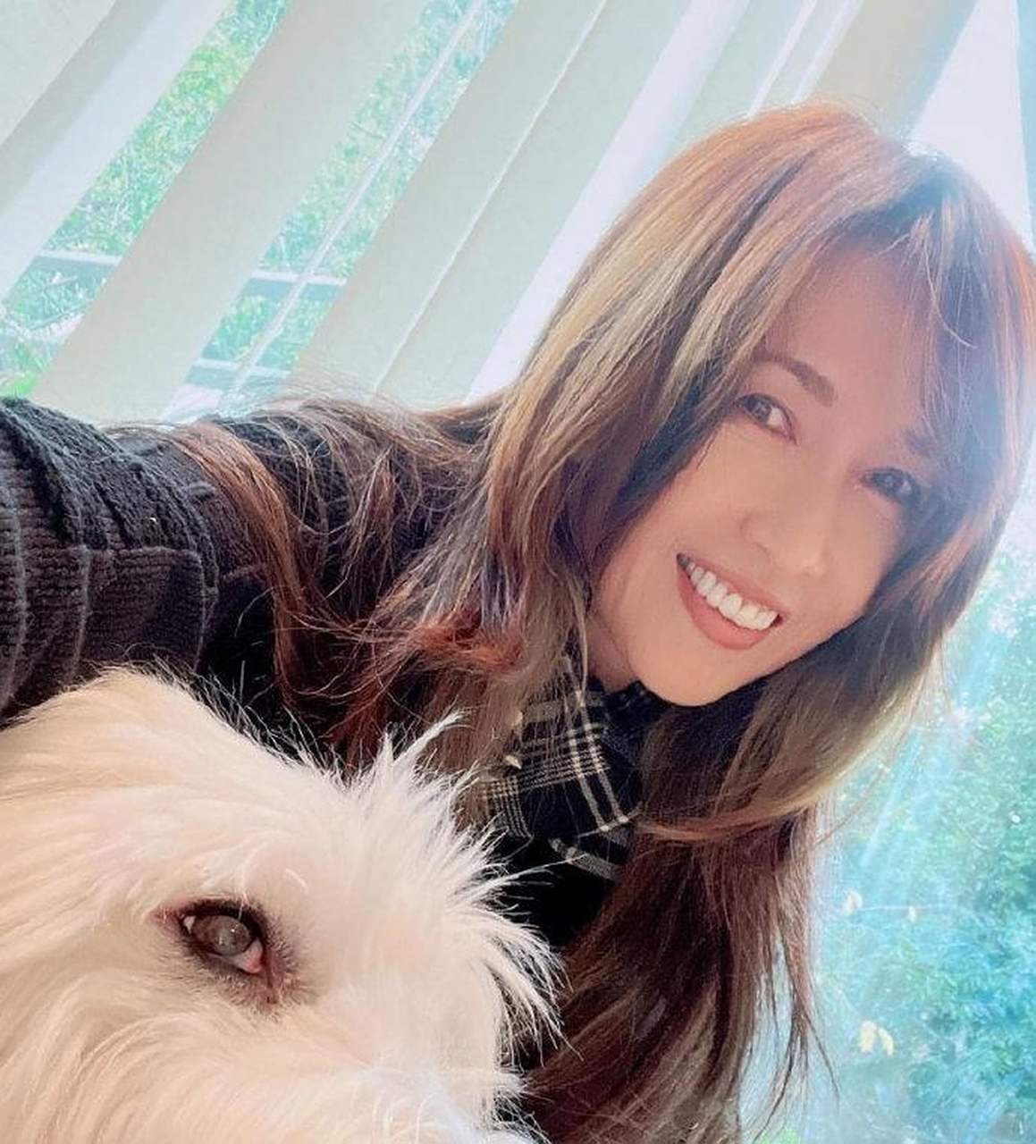 网友:工藤静香自拍,自然老去也挺好的