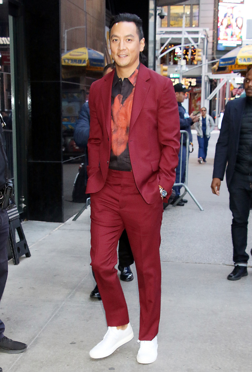 吴彦祖最新街拍,为宣传新剧《西游abc》上"早安美国"综艺节目!