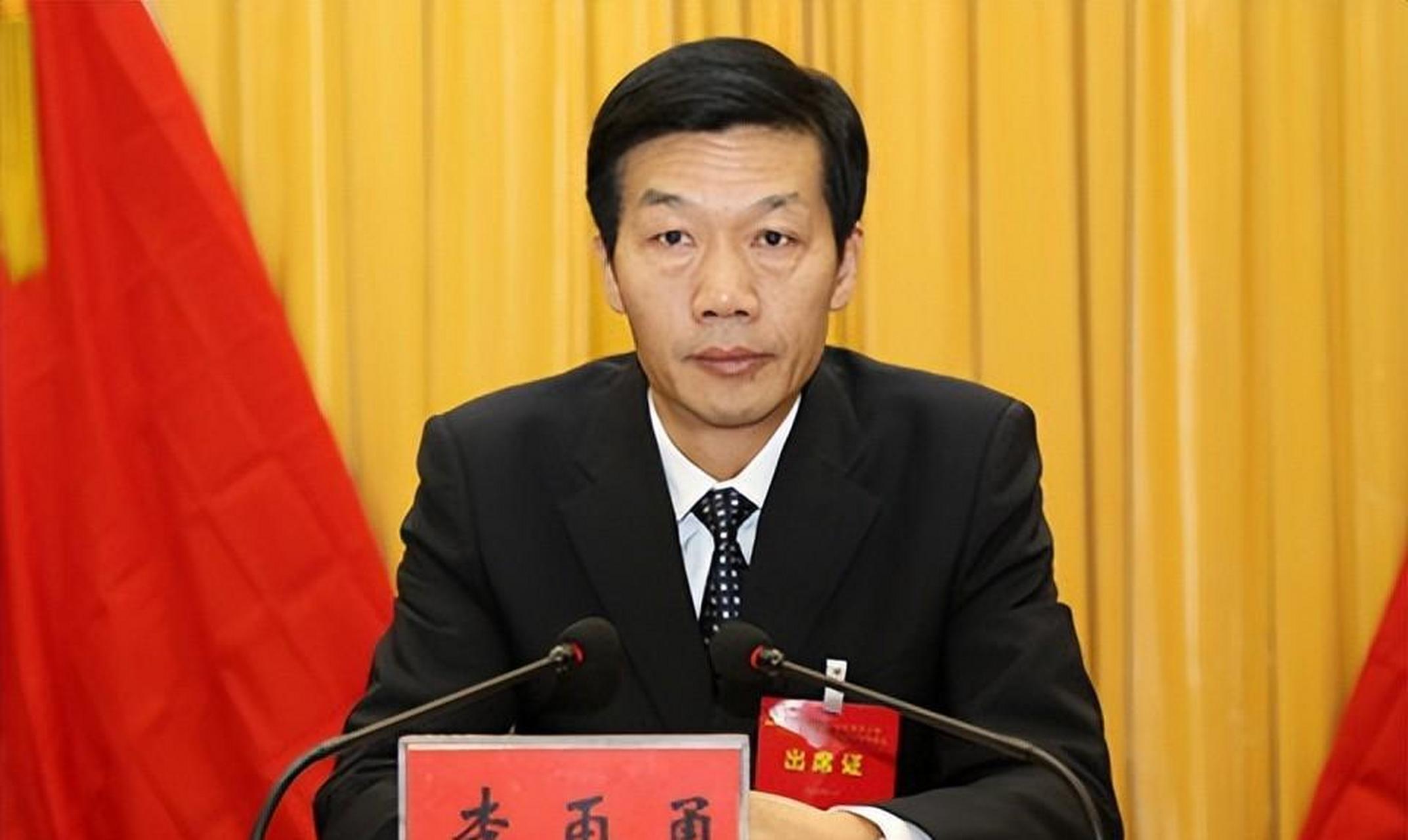 4月18日,贵州省黔南州委副书记,政府党组书记,州长钟阳被查,在网络上