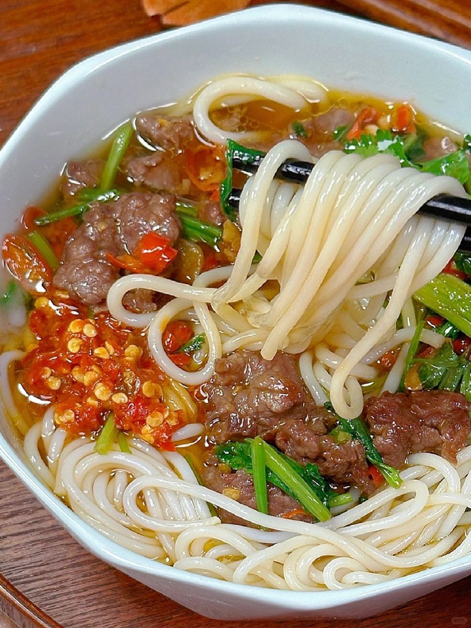 早上吃上一碗舒舒服服一整天～ 今天做了一碗老南昌牛肉汤粉, 每一个