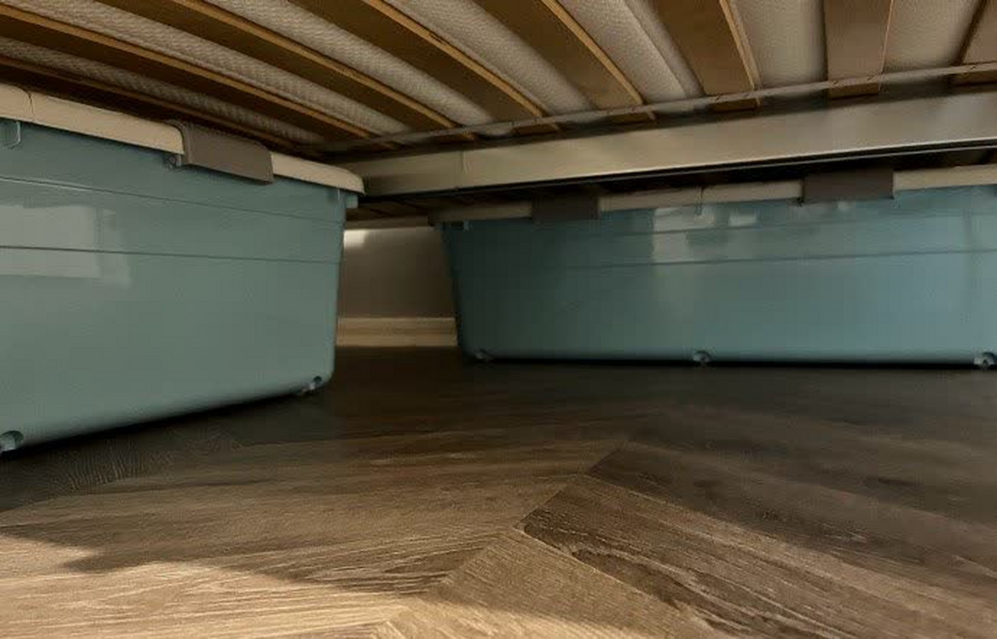 网友:床底这样,老王看到就笑#把你一笑#[偷笑]