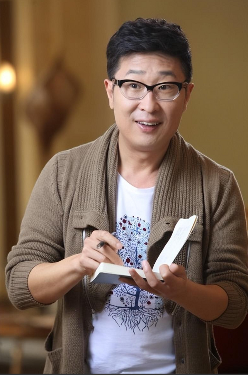 年,军旅题材电视剧《和平年代》正式上映,由林永健饰演的小老板刘金龙