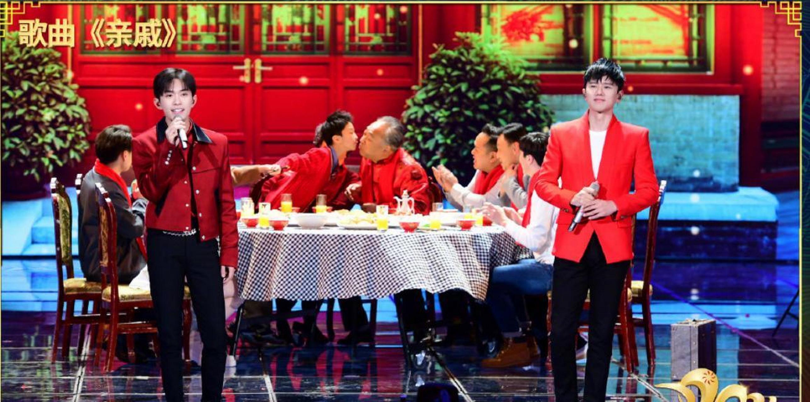 张杰易烊千玺这首《亲戚》唱的真的好写实啊,特别是易烊千玺唱的那句