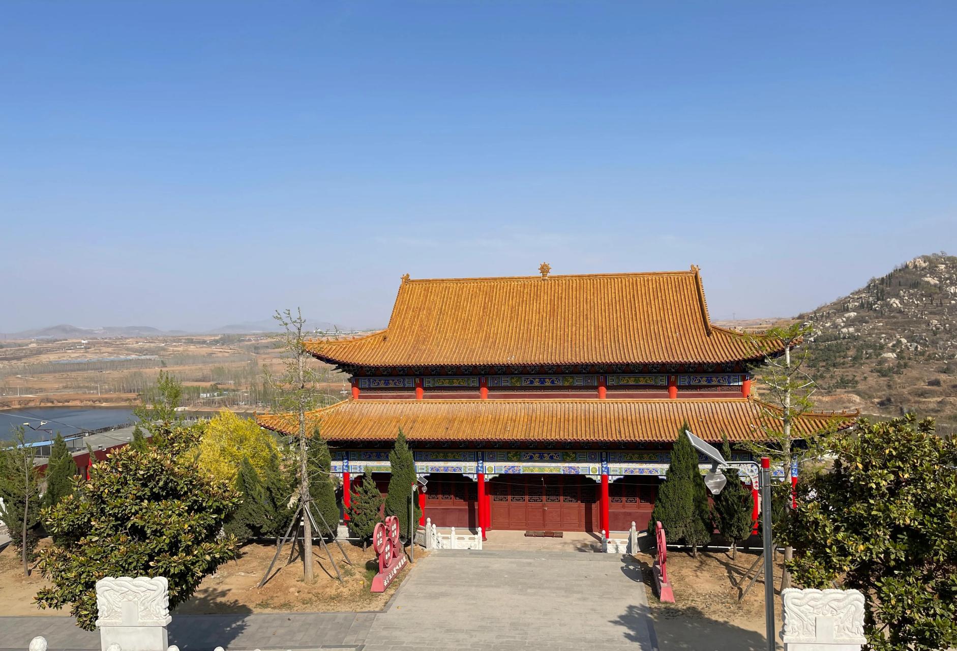 邹城牙山寺庙图片