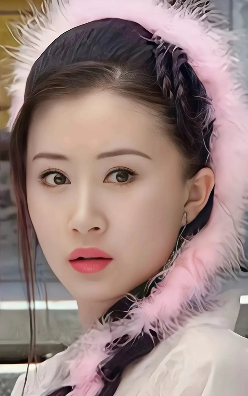 明星 舒畅,1987年12月1日出生于吉林省白山市,祖籍重庆,自幼在北京