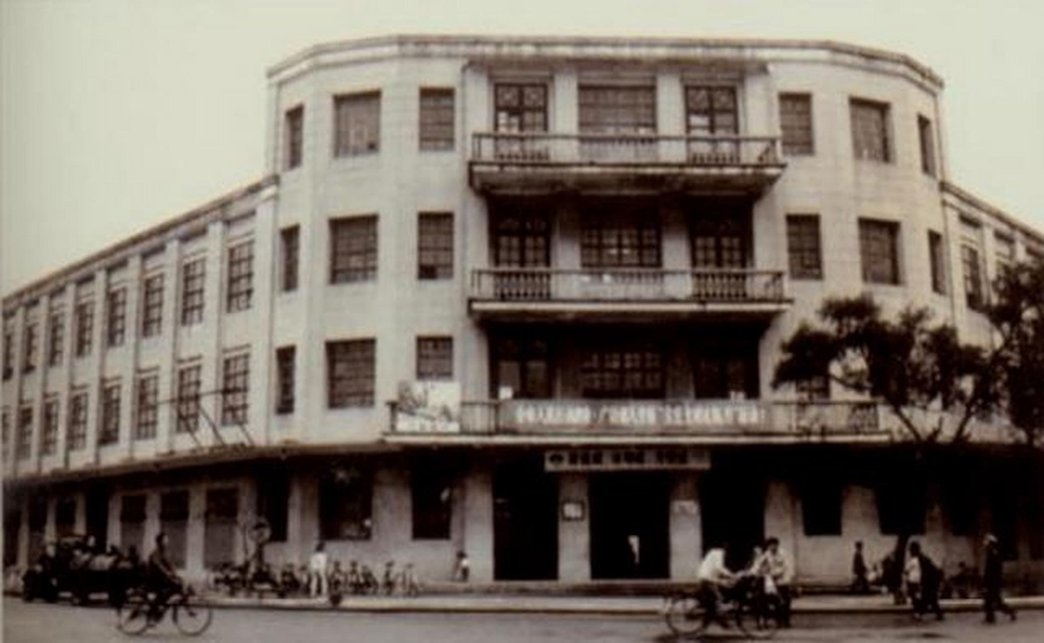 80年代北海市老照片:百货大楼,友谊商店,水产展览馆,奔月火箭