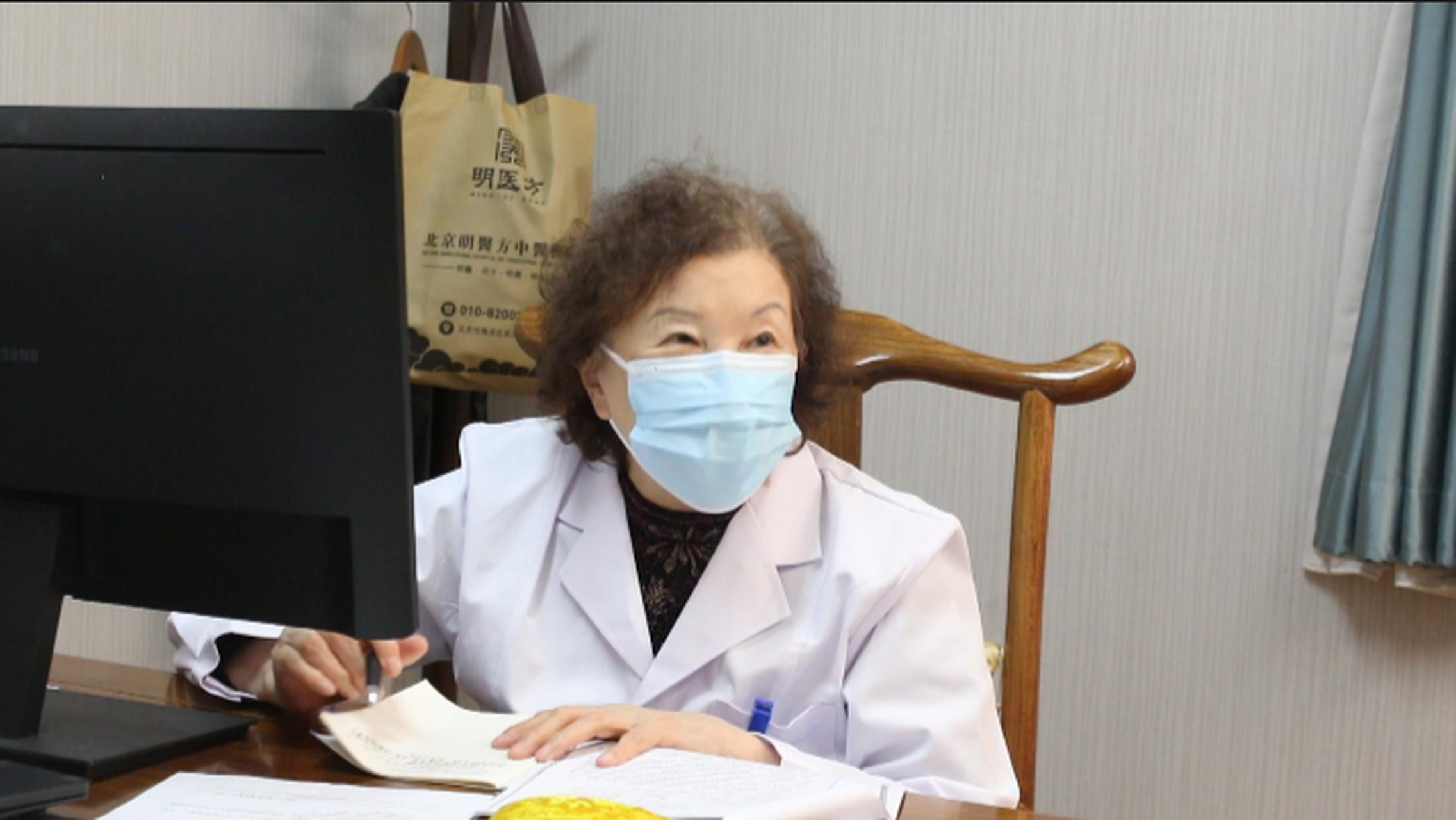 医生讲出真相 大家好,我是关天瑜,关于肿瘤流传有很多的谣言,甚至可以