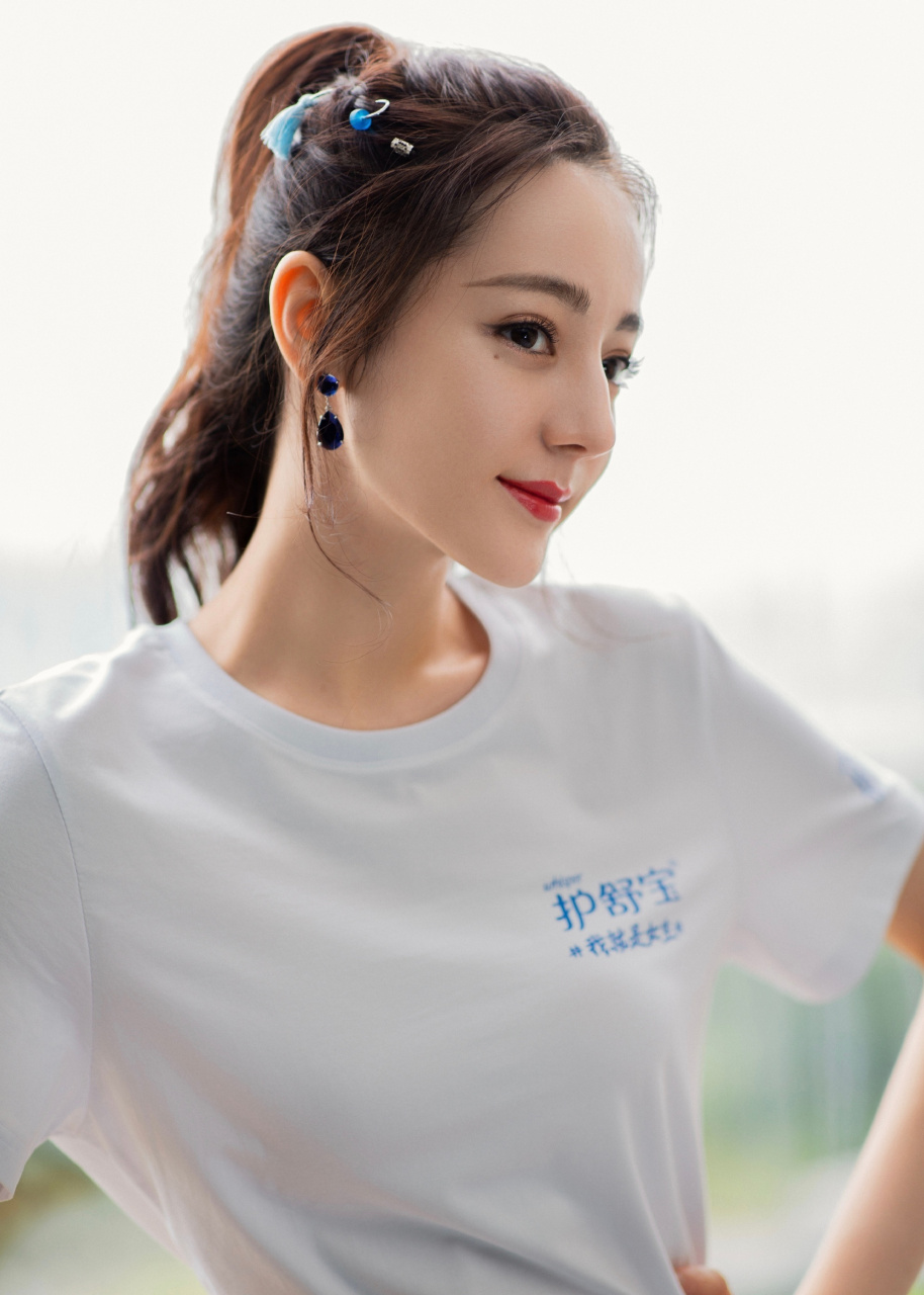 热巴今天是可爱风,好青春