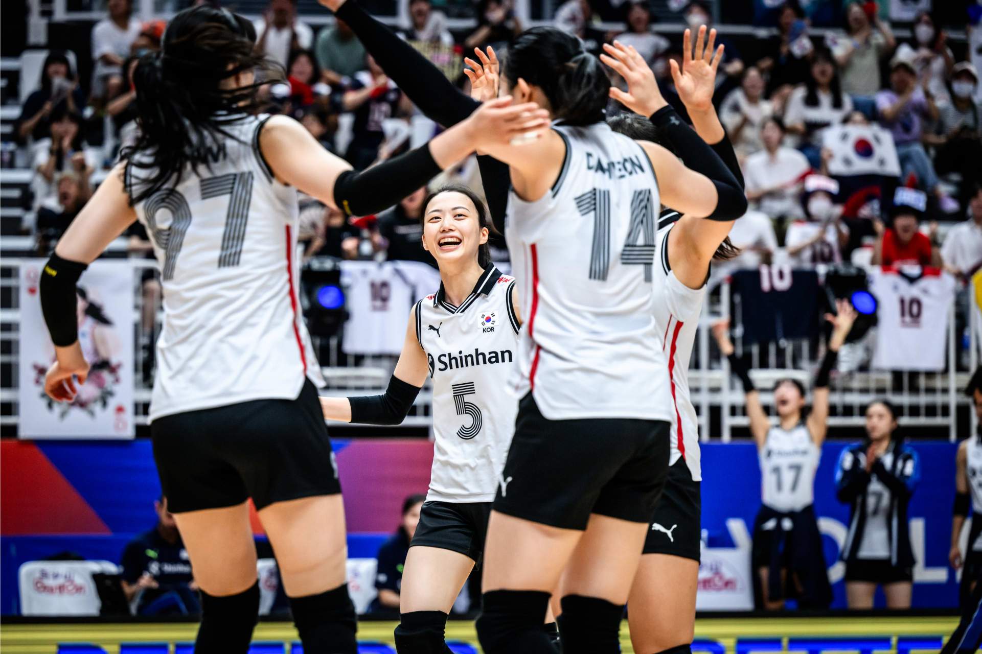 女排# 北京时间7月1日,2023年世界女排联赛,韩国水原站:主场作战的