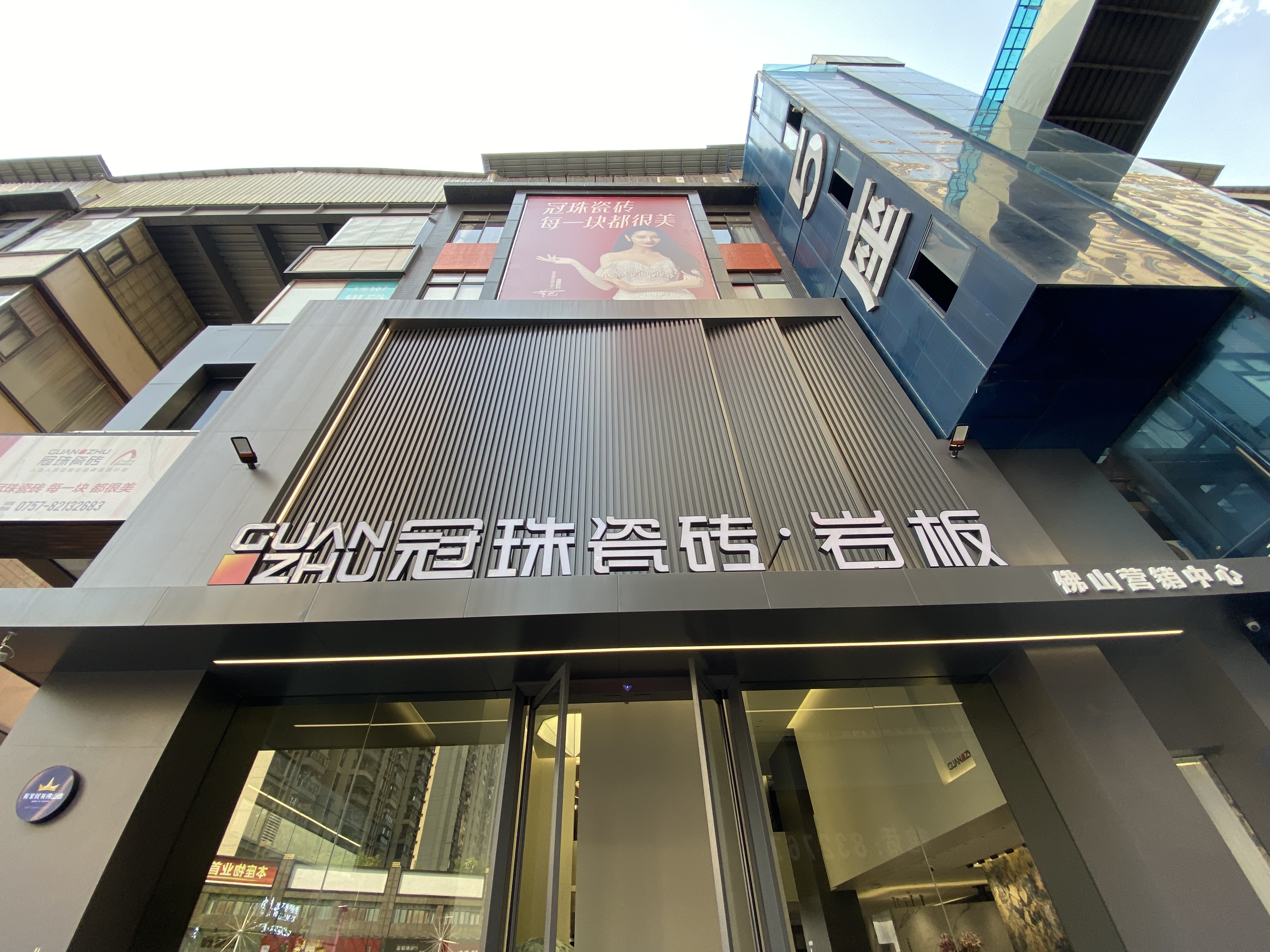 对于很多人来说,几乎所有的瓷砖都有这样的优秀特质,所以在选择瓷砖的