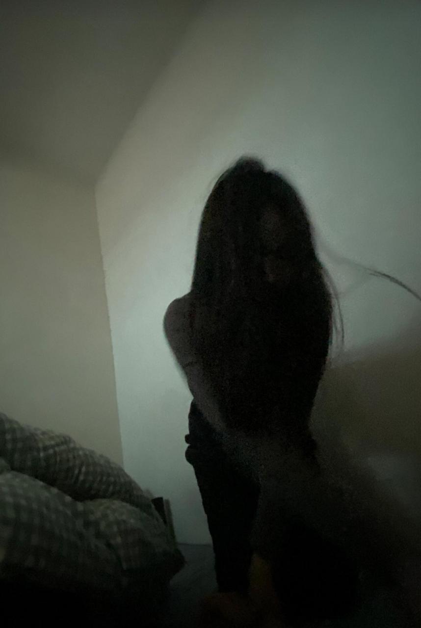 当你女朋友半夜三更披头散发的叫你起床[惊恐]