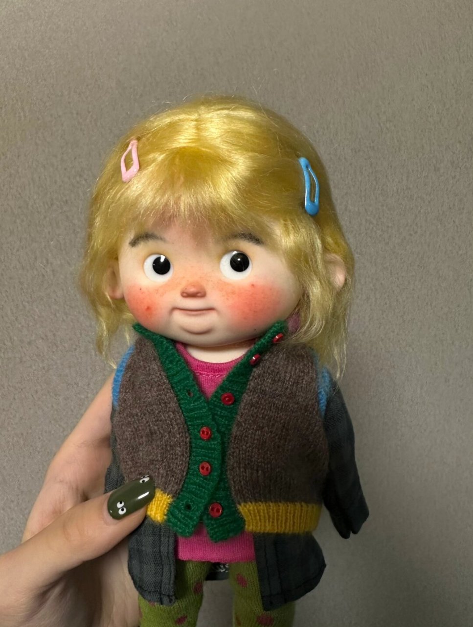 乖巧一只  谁懂!好可爱的娃娃