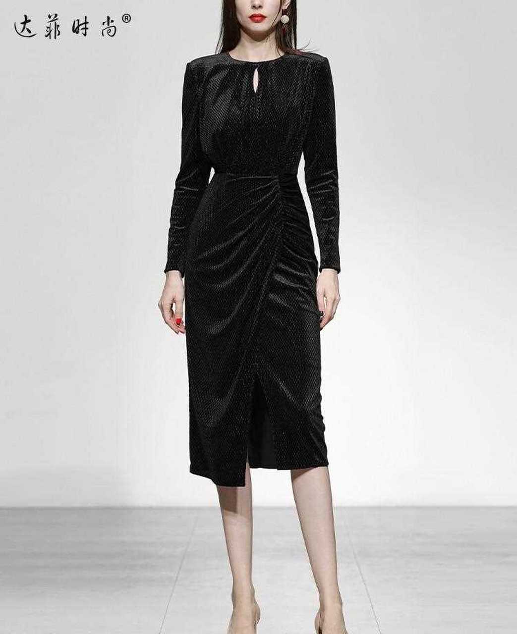 时尚气质名媛风   黑色修身开衩丝绒连衣裙 经典圆领水滴形镂空设计