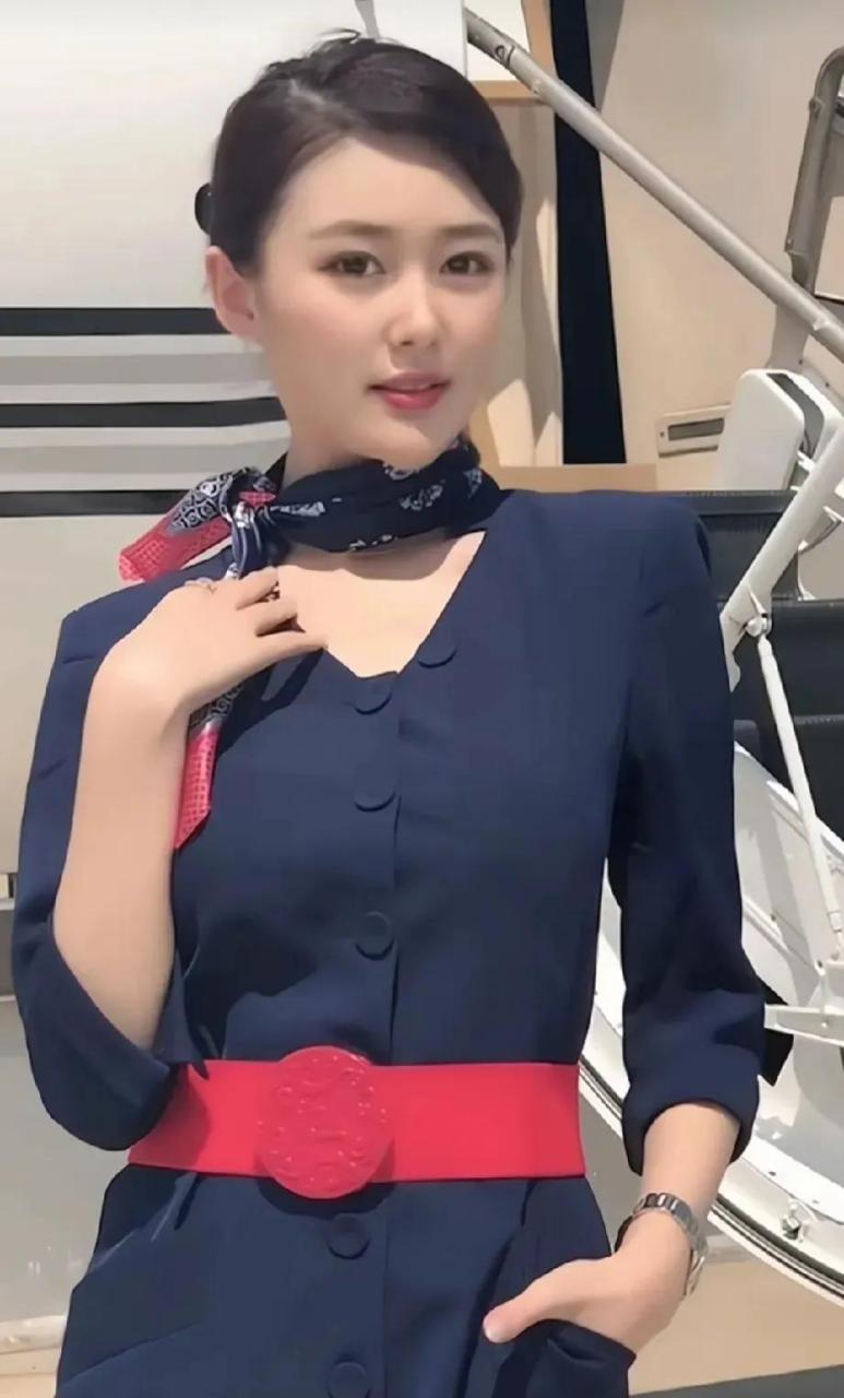 空姐,地铁美女,黑皮裙美女,最后一个最美!