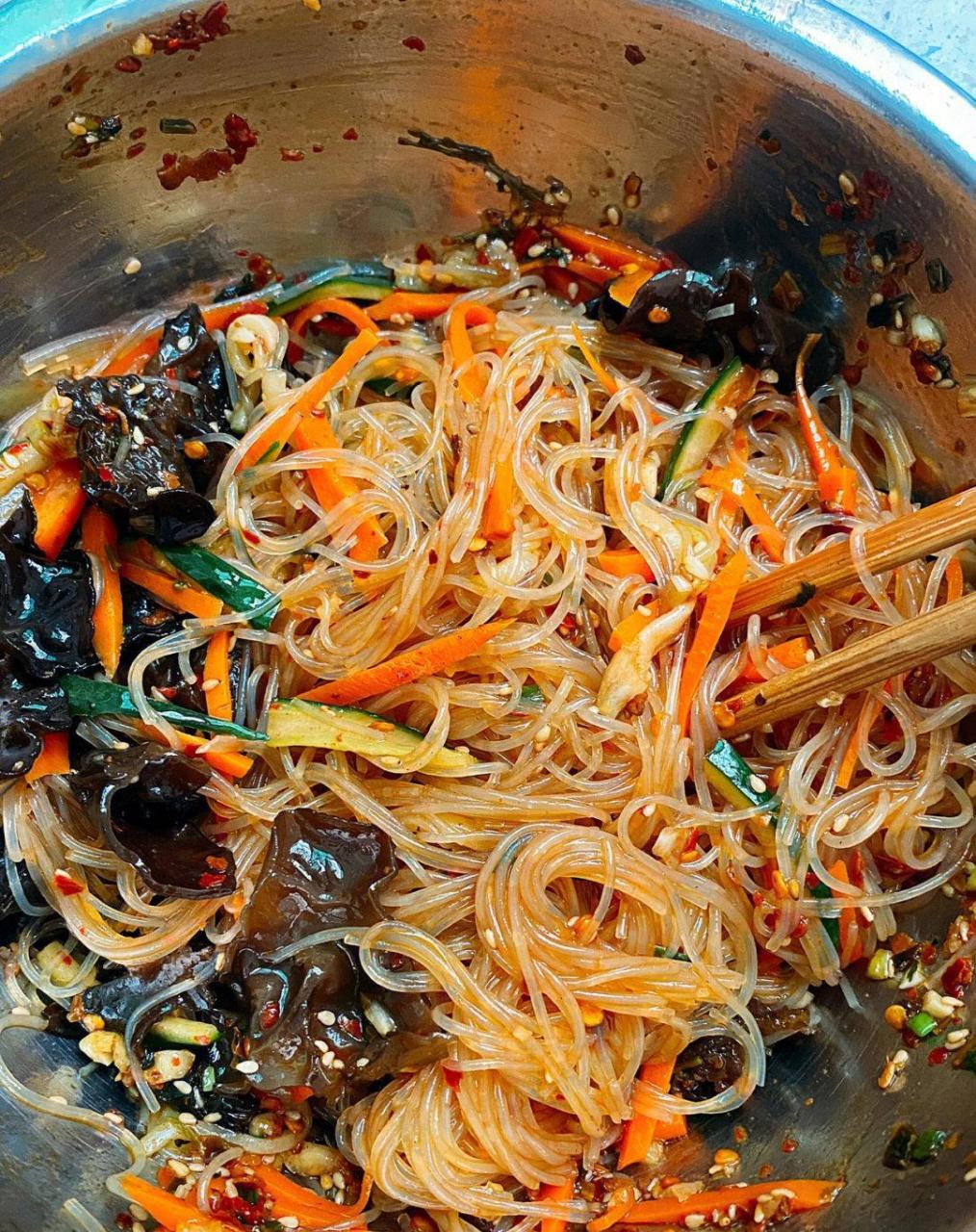 兔年"正月里"美食分享:我妈教的凉拌粉丝太好吃了做法简单,味道超级棒