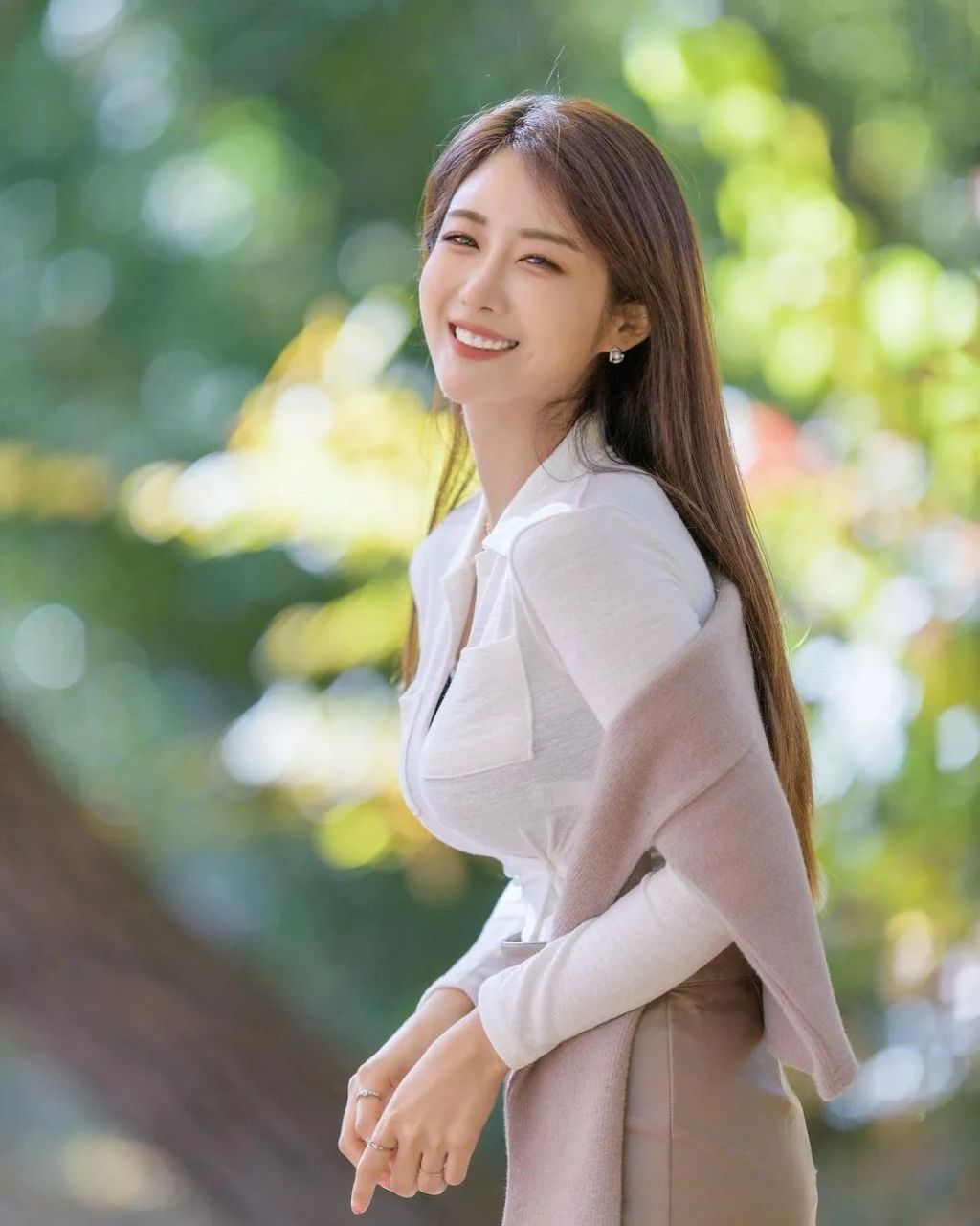 韩国模特柳多妍,傲人身材,风格大胆,32岁仍如少女(套图1)#模特# #关注