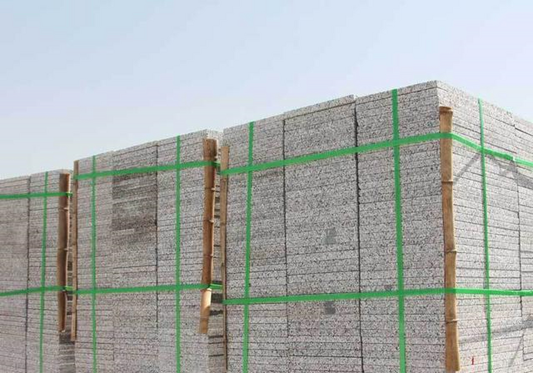 市面上常见的五莲花火烧板厚度分别为1.5厘米,1.8厘米,2厘米,2.