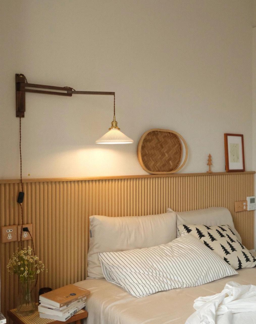 卧室改造干货,木格栅床头背景墙改造.