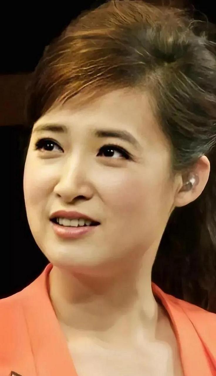 央视美女主持人桑晨