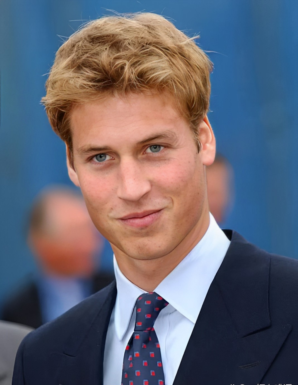 威廉王子是非常爱笑山.据说爱笑山的人不会有坏运气.