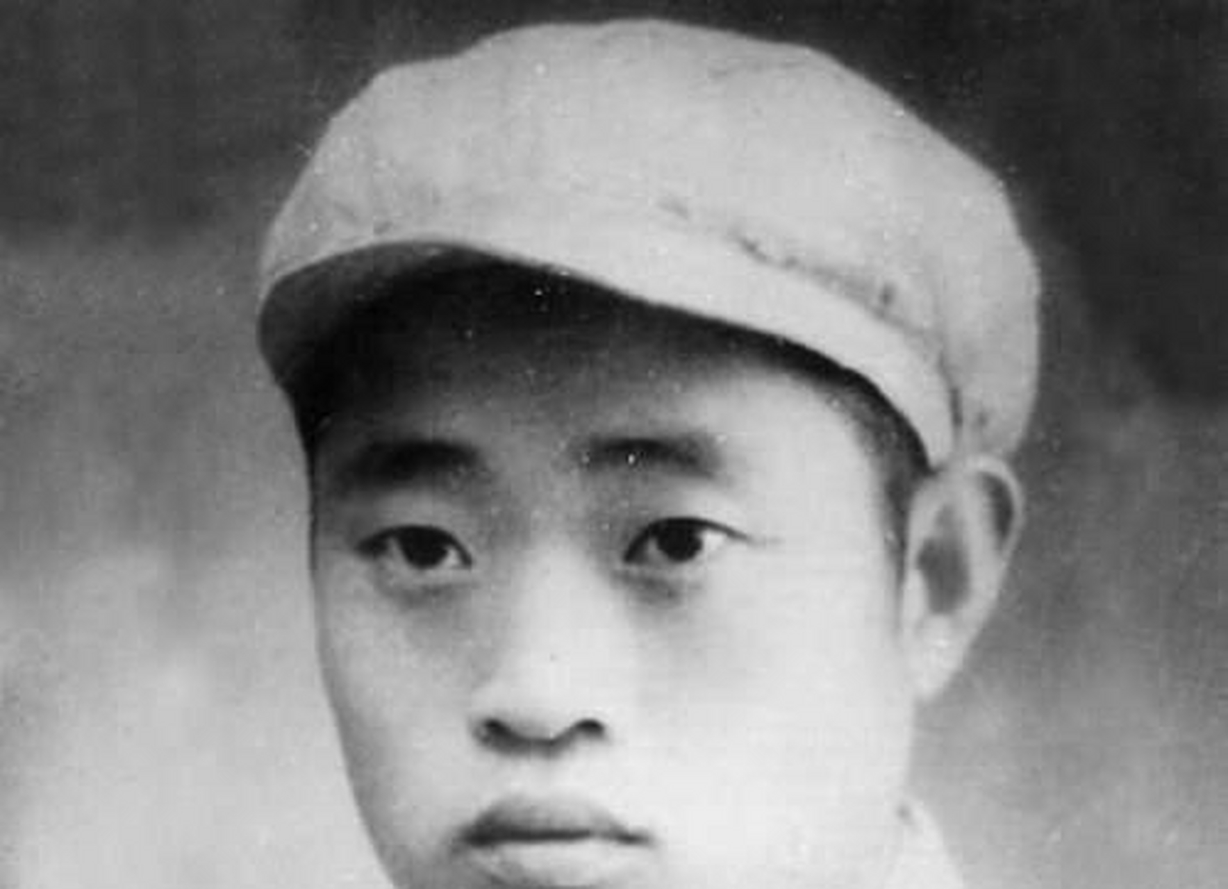 1941年6月,高瑞欣以优异的成绩考入了八路军冀中军区下属中学,开启了